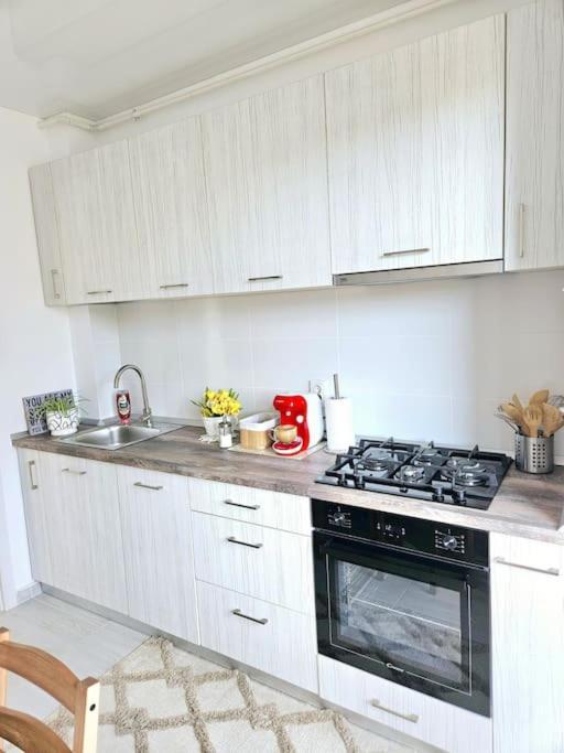 Cozy Sorada 1 Apartment Bragadiru Ngoại thất bức ảnh