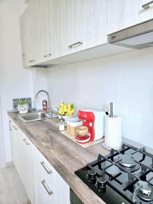 Cozy Sorada 1 Apartment Bragadiru Ngoại thất bức ảnh